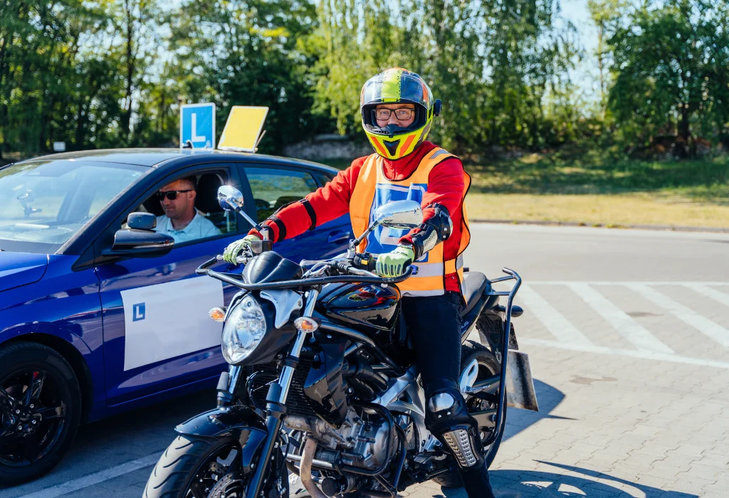 clases teóricas y prácticas para carnet a2 tudela